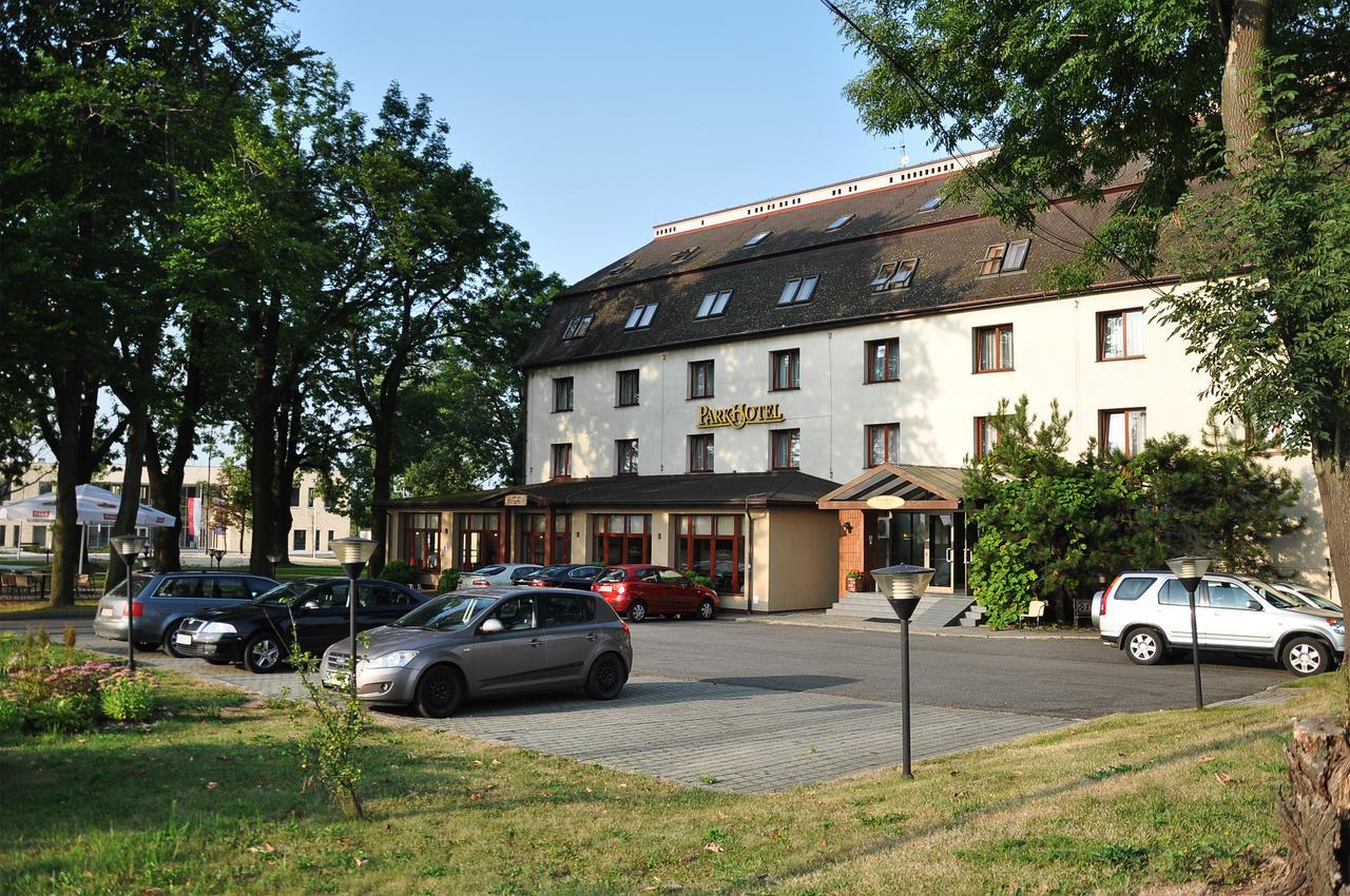 经济型公园酒店 Wielka Wies  外观 照片