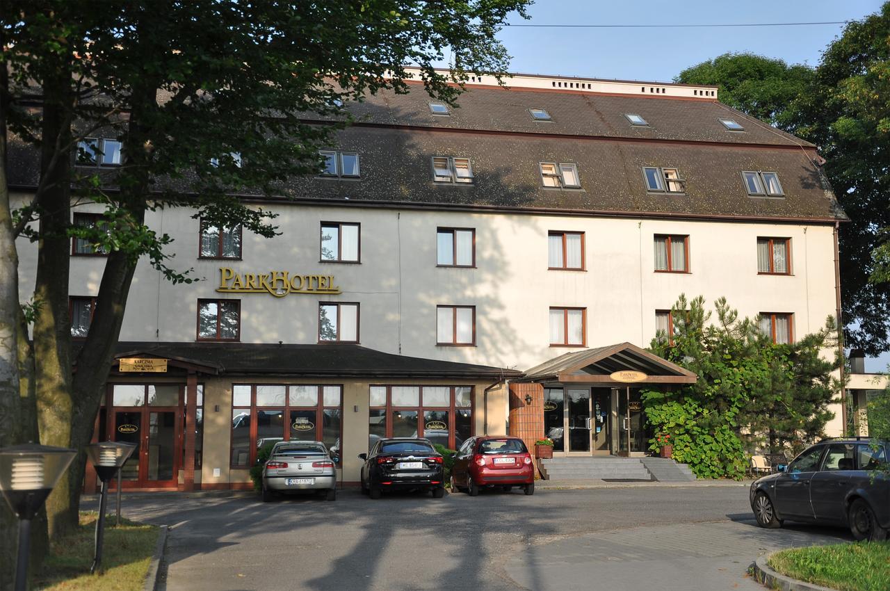 经济型公园酒店 Wielka Wies  外观 照片