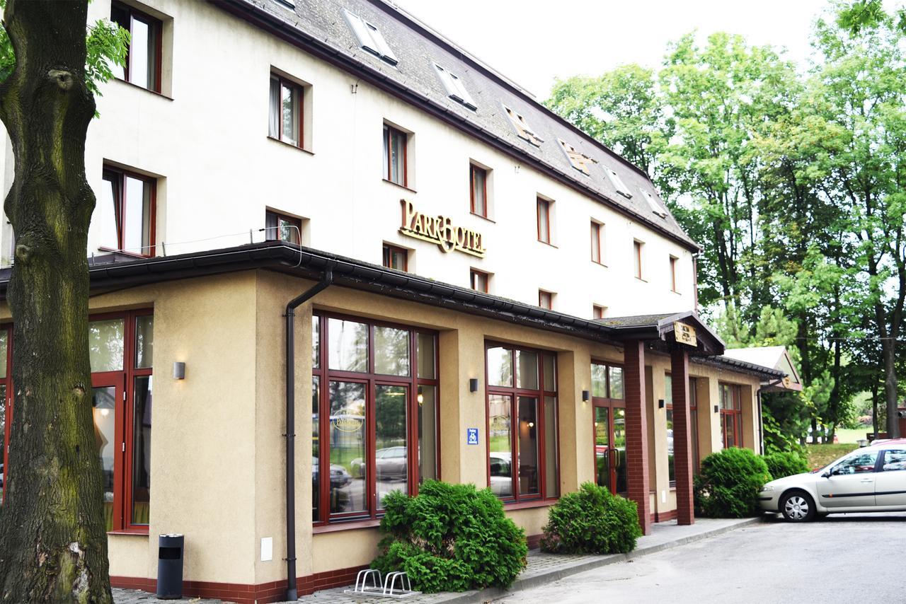 经济型公园酒店 Wielka Wies  外观 照片