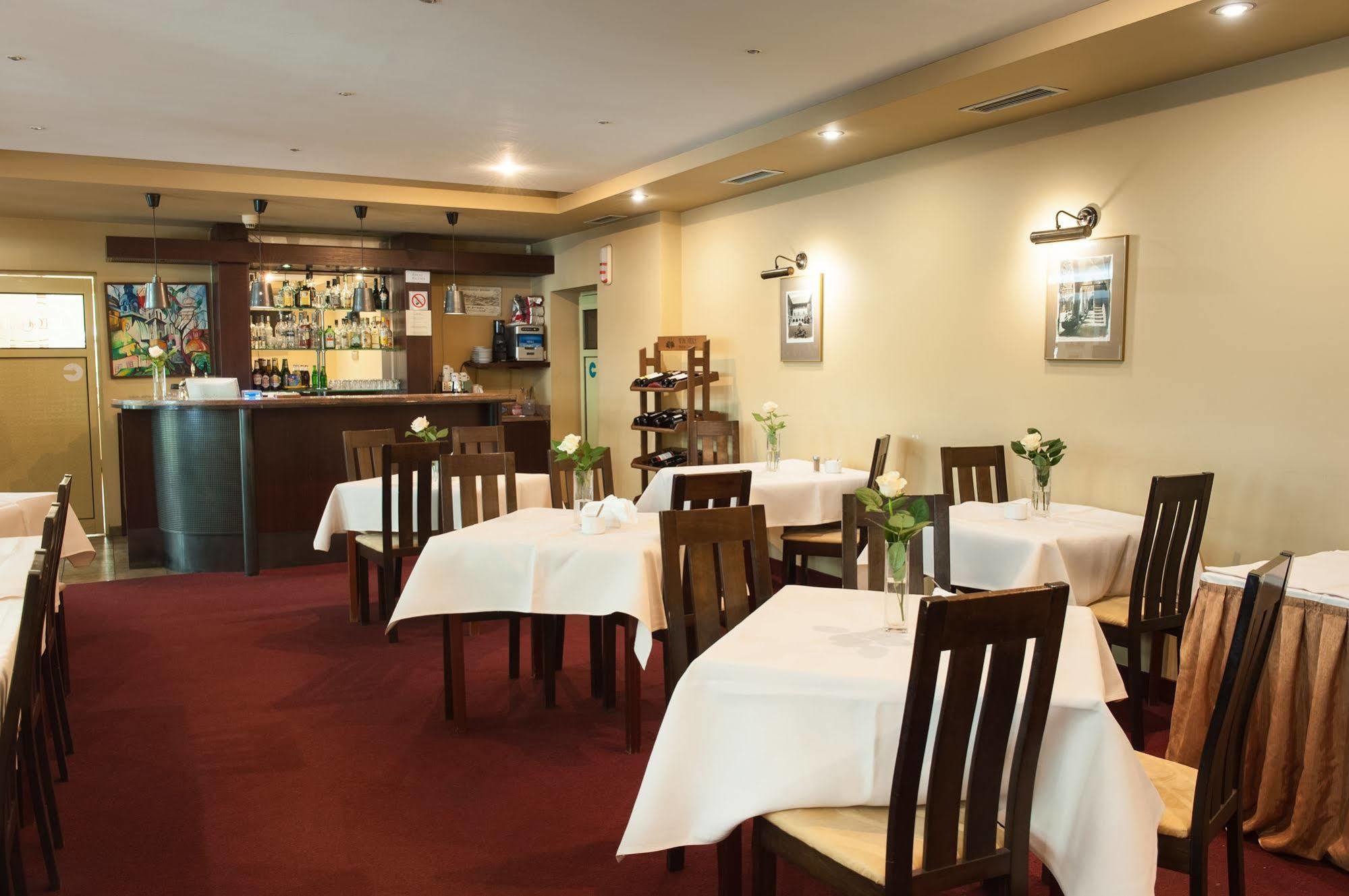 经济型公园酒店 Wielka Wies  外观 照片